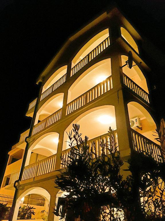 Vila Danica Tivat Apartment ภายนอก รูปภาพ